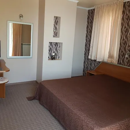 Ianis Paradise Несебър