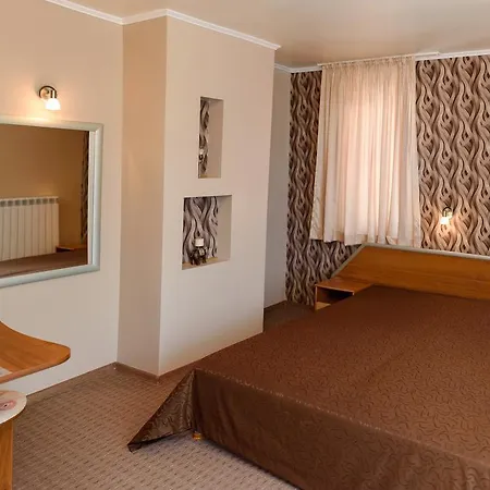 Ianis Paradise Къща за гости 3*