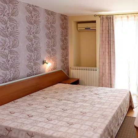 Къща за гости Ianis Paradise