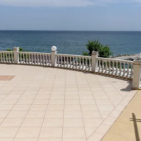 Къща за гости Ianis Paradise