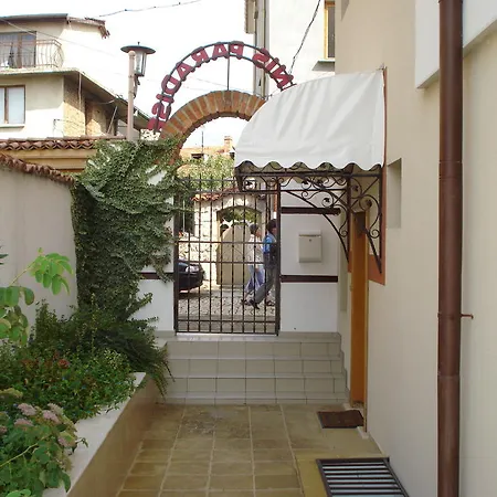 Guest house Ianis Paradise Nesebar