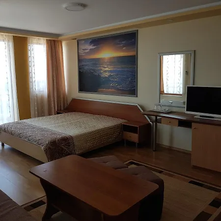 בית הארחה Ianis Paradise 3*