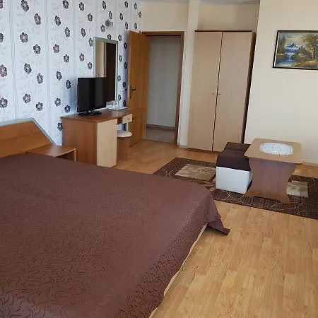 Ianis Paradise 3*