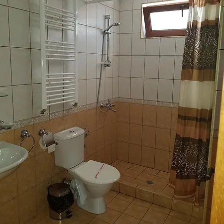 Ianis Paradise בית הארחה