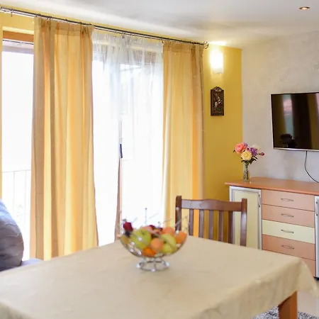 Guest house Ianis Paradise 3*