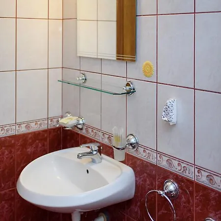 Pensión Ianis Paradise 3*